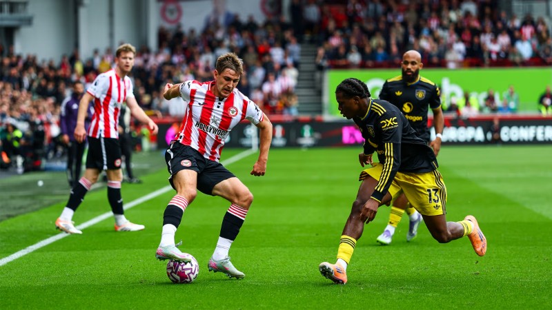 Soi Kèo Manchester United Vs Brentford 02h00 28/04 - Ngoại Hạng Anh Manchester United bung sức để đánh bại Brentford
